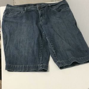 Plus size Denim Crop Capri Jeans Ana